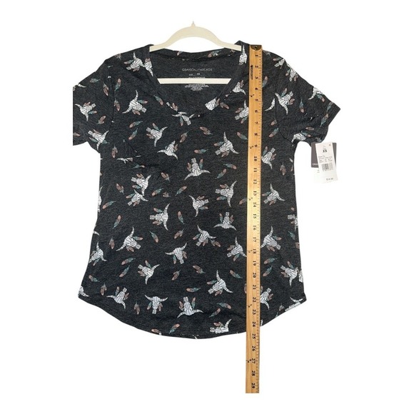 Grayson Threads Gray Skull Boho V-Neck Tee, XS - Picture 6 of 6